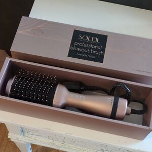 Rose Gold and Black Professional Blowout Brush